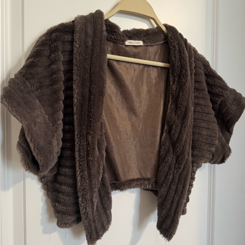 Tan Brown Faux Fur Shrug Cardigan Short Sleeve Cozy Chic Old Money Fall Fashion